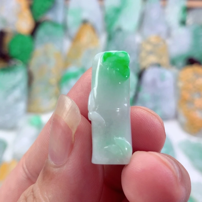 【闪购商品】翡翠未镶嵌吊坠(不含链)