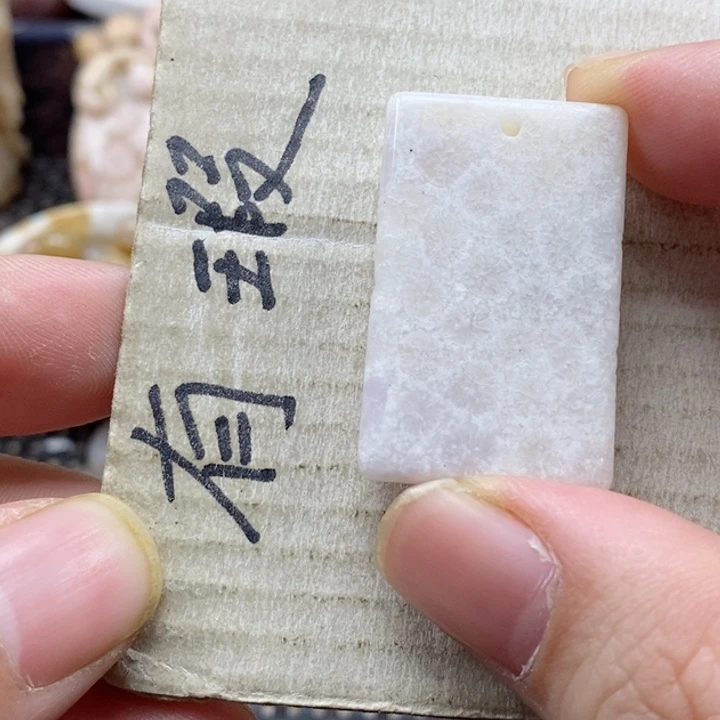 硅化珊瑚（珊瑚玉）颈饰未镶嵌?****?