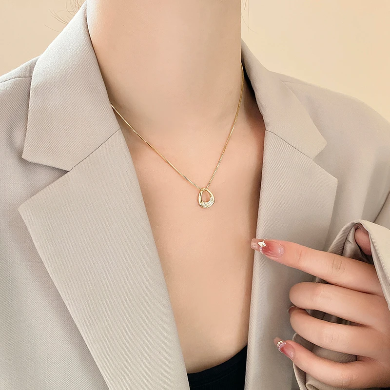 合金项链 新款轻奢项链高级设计感小众毛衣链锁骨链精致吊坠配饰