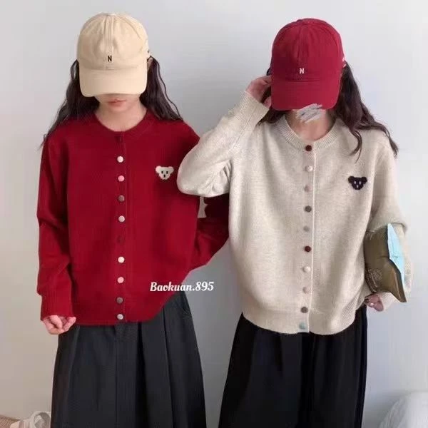 新款复古提花小熊设计上衣长袖圆领女刺绣韩系慵懒风开衫针织上衣