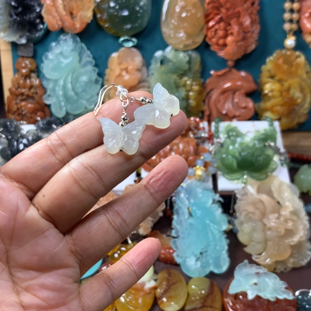 蛇纹石玉未镶嵌耳坠