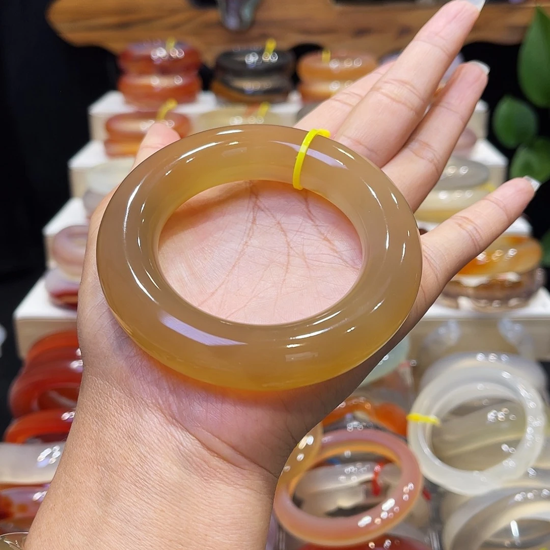 皮***丢手镯玛瑙/玉髓未镶嵌