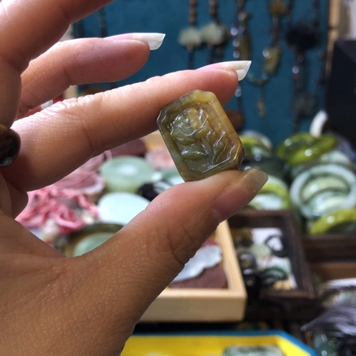 岫玉未镶嵌岫玉挂件
