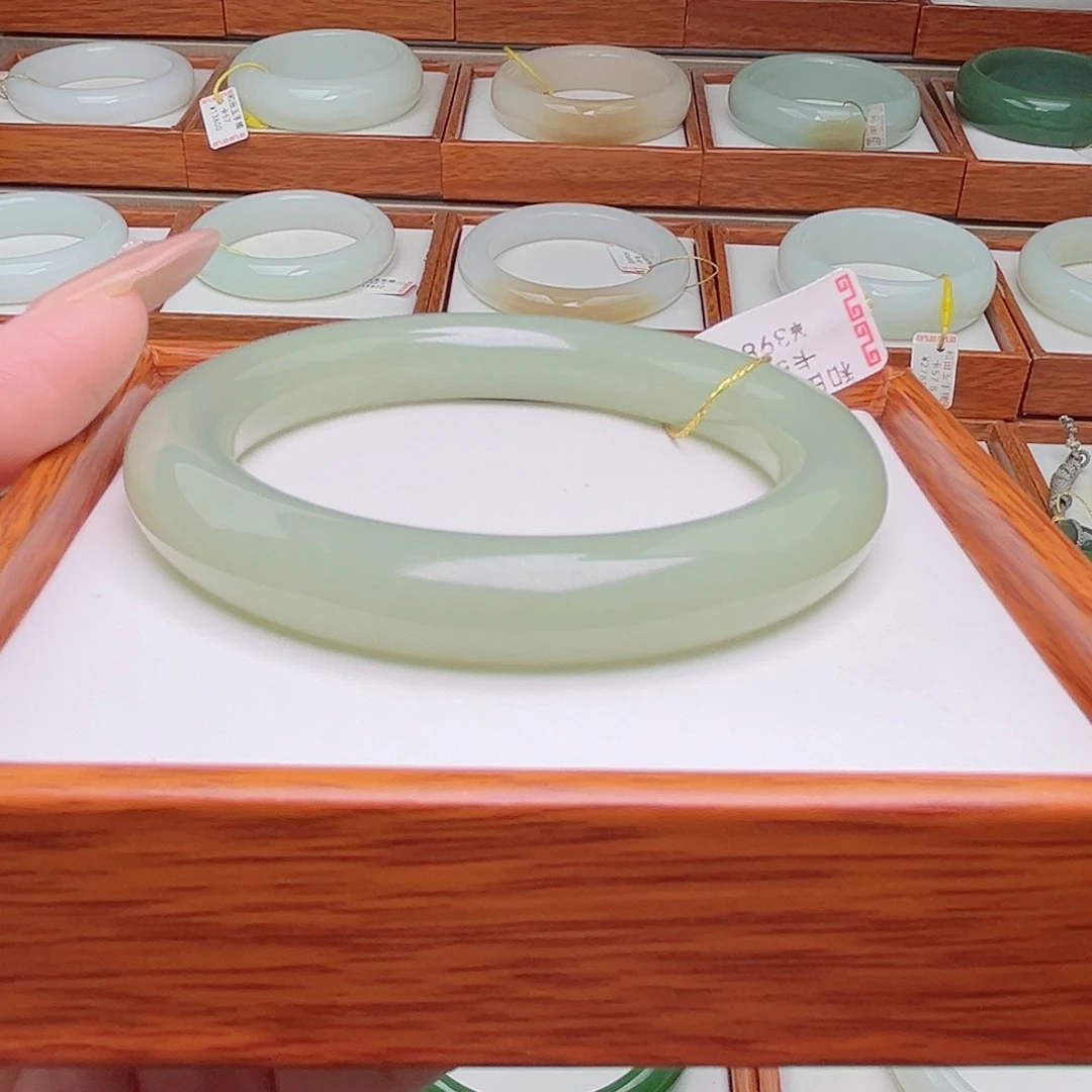 和田玉未镶嵌手镯53.6