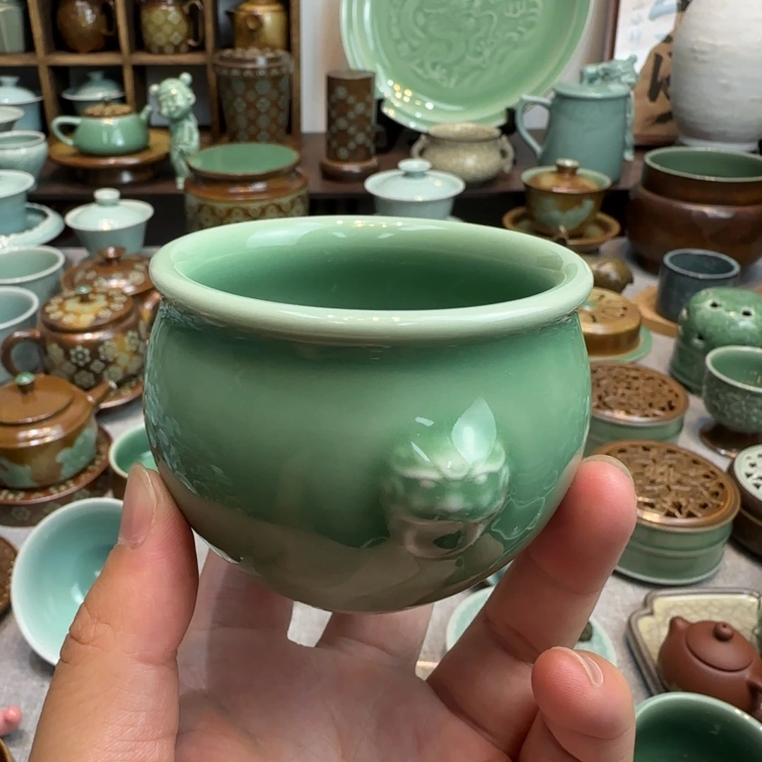 龙泉青瓷梅子青主人杯