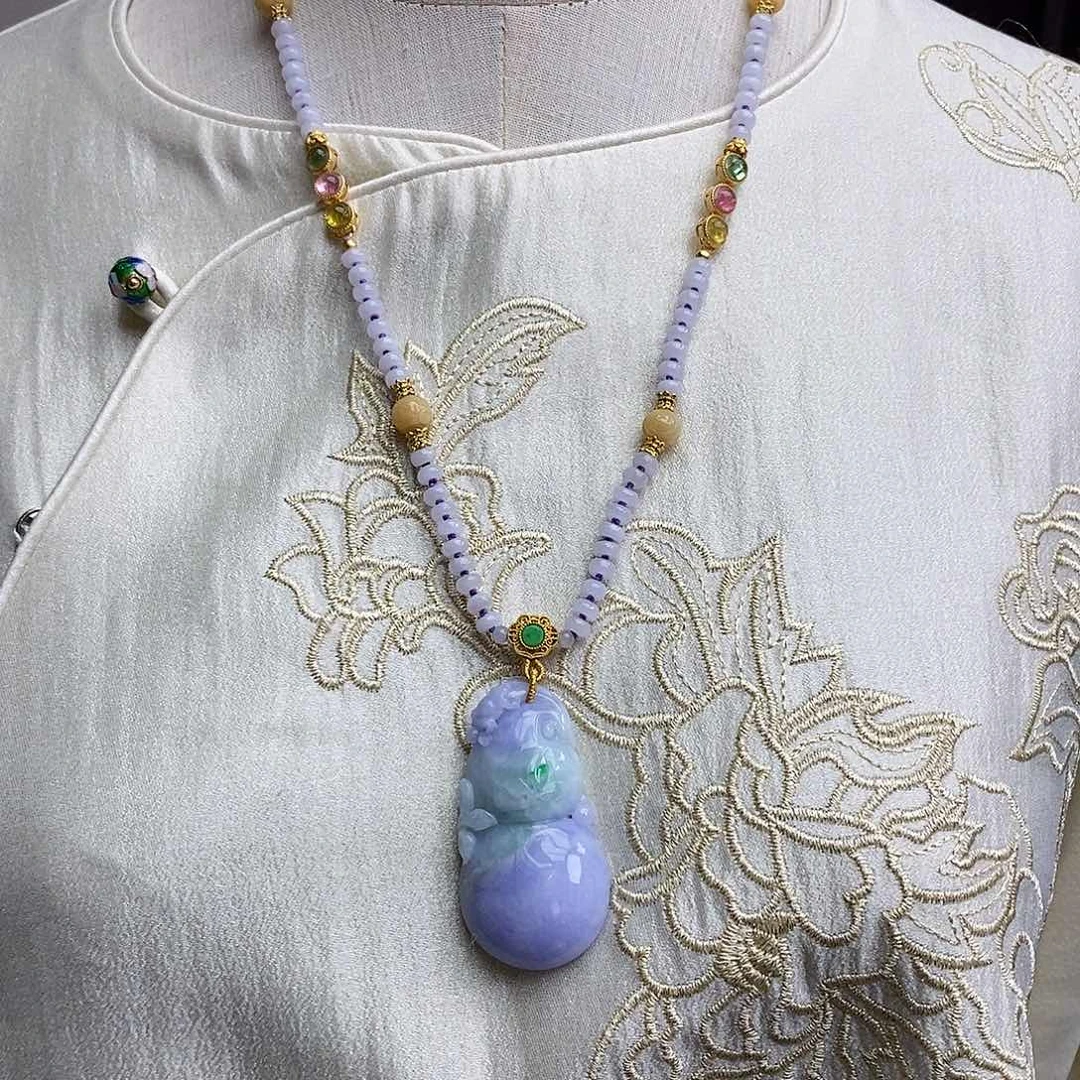 翡翠颈饰未镶嵌天然