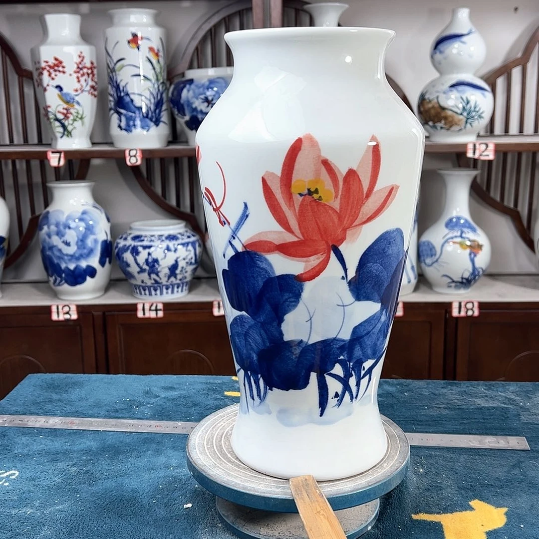 摆件景德镇陶瓷大鱼红荷
