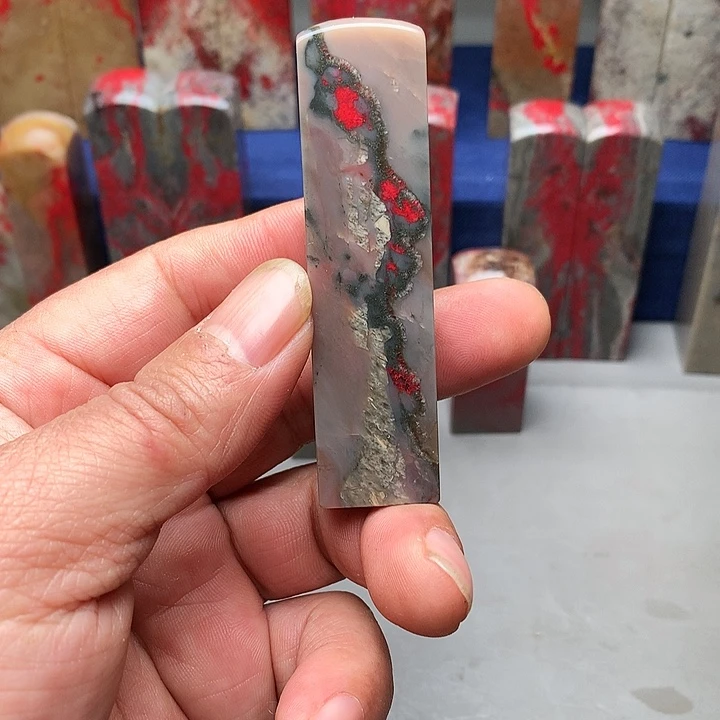 昌化石戴*昌化鸡血石