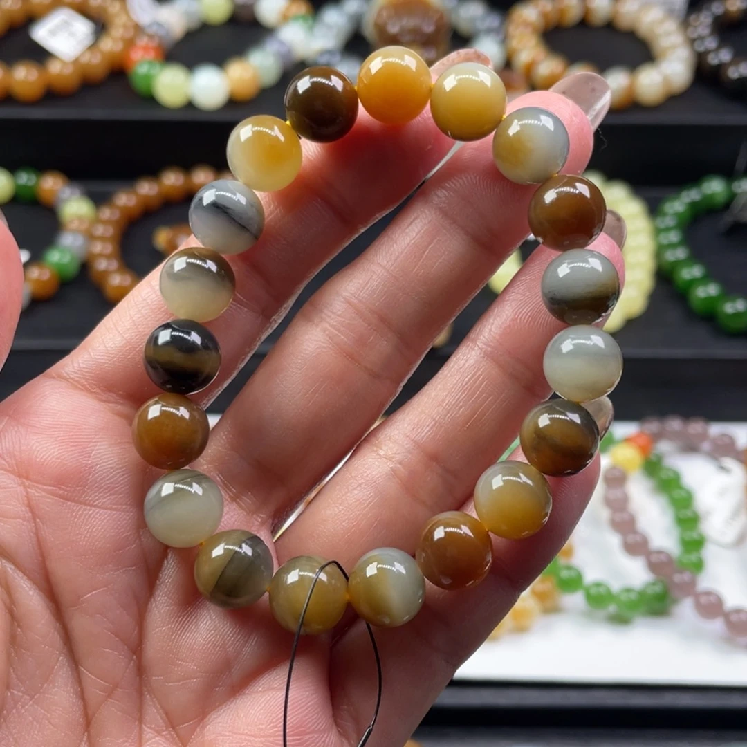 未镶嵌手链和田玉L****女