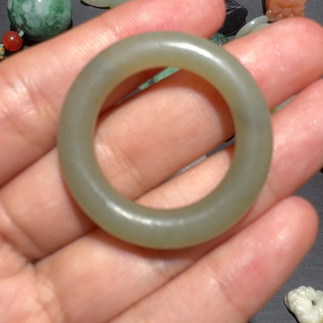 和田玉未镶嵌车挂