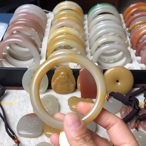 石英质玉未镶嵌手链