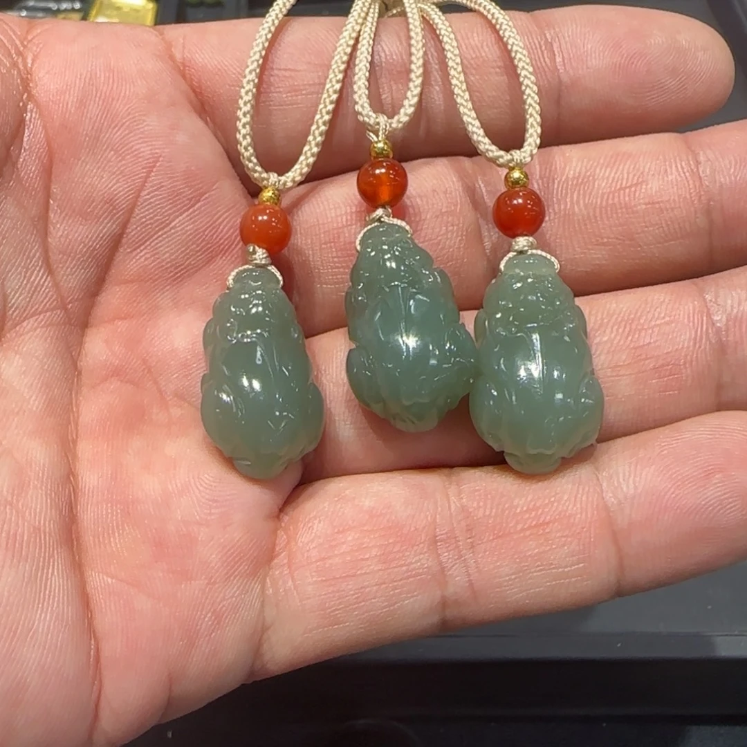 和田玉（糖玉）合金颈饰