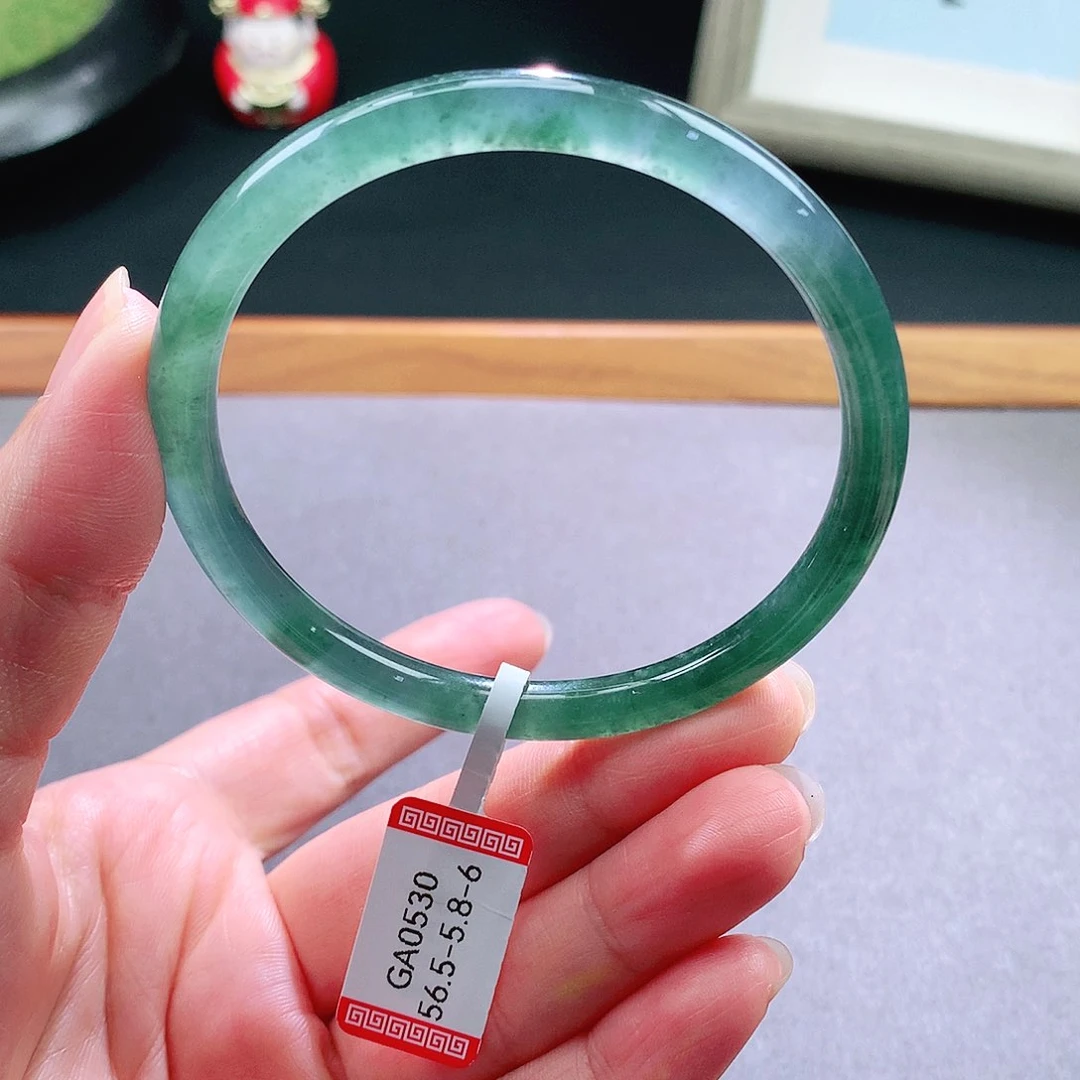 翡翠手镯未镶嵌天然翡翠手镯