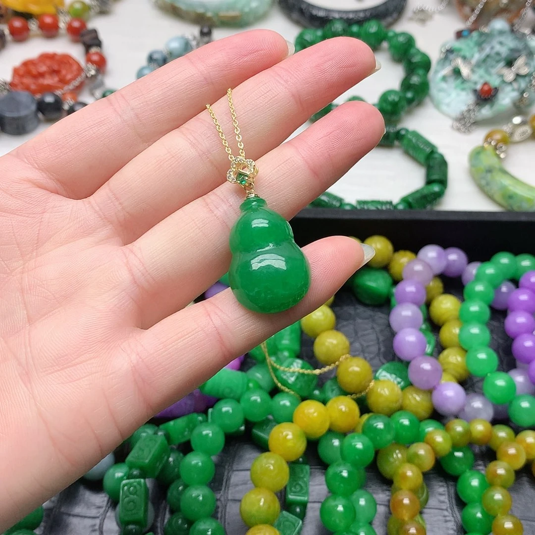 吊坠(赠链)未镶嵌翡翠