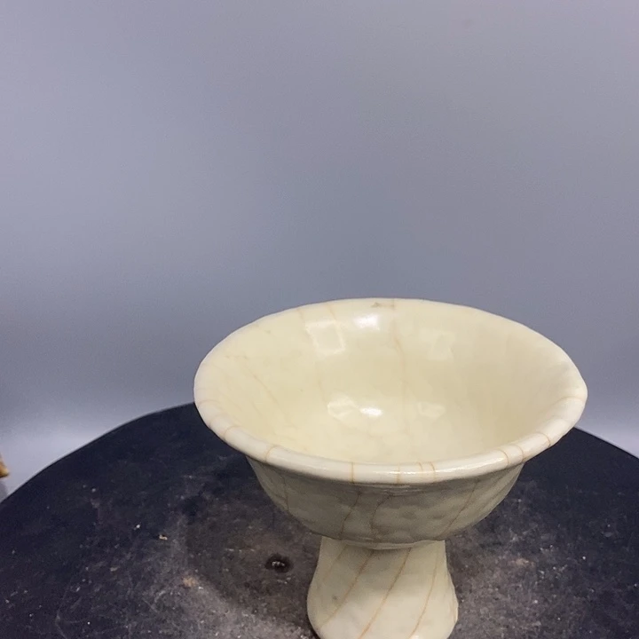 官窑高足杯造型独特