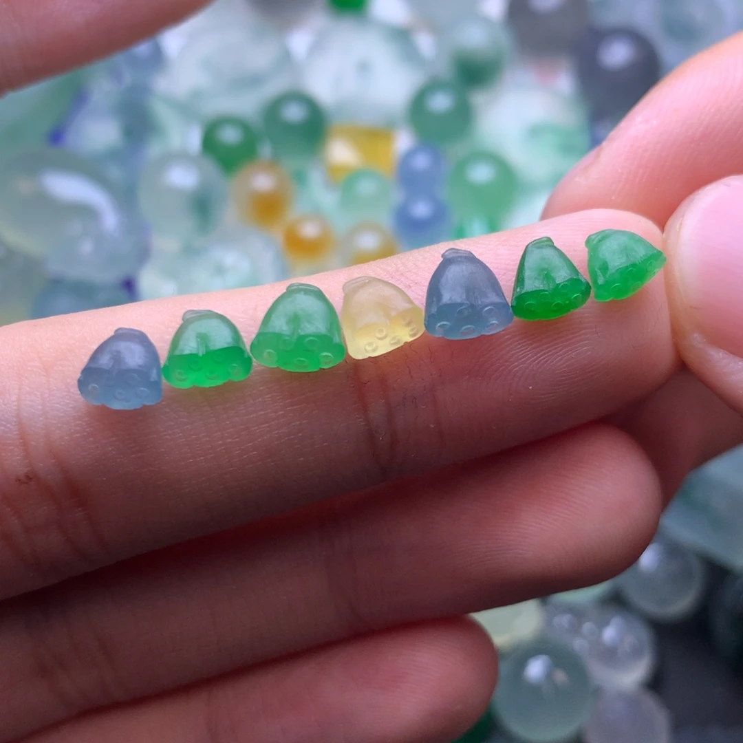 定制翡翠未镶嵌挂件