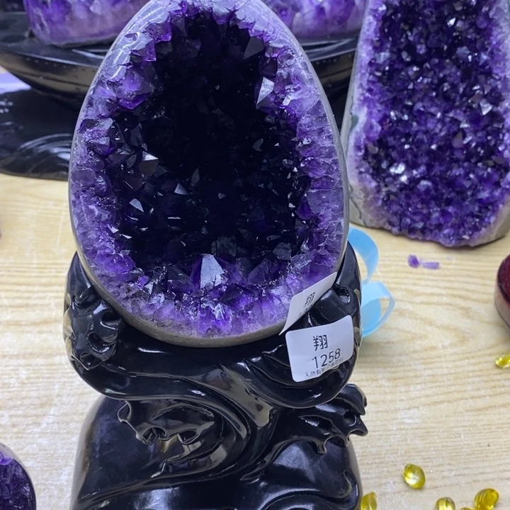 K***e未镶嵌紫晶大型摆件（非配饰）