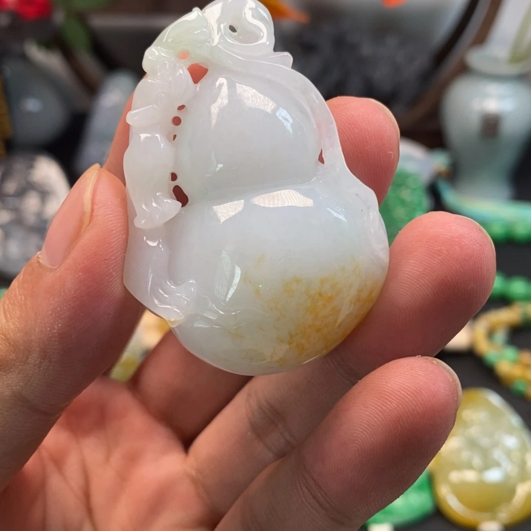 翡翠未镶嵌颈饰天然大葫芦