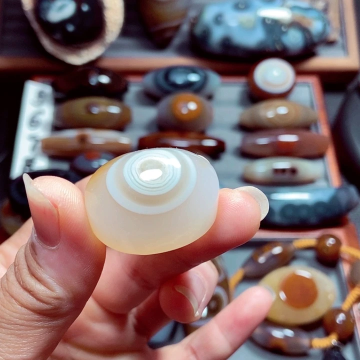 未镶嵌玛瑙/玉髓珠宝奇石