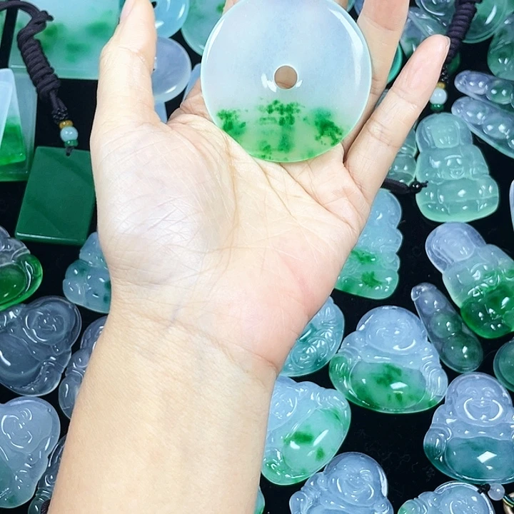 翡翠未镶嵌颈饰吊坠