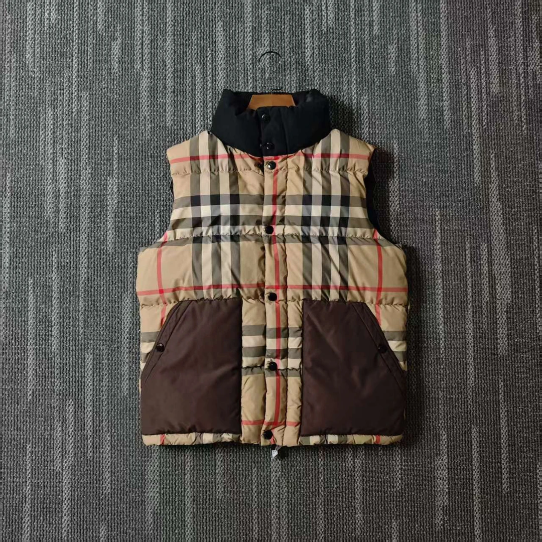 99新 BURBERRY/博柏利 立领拼色格纹按扣羽绒马甲/S码/2612