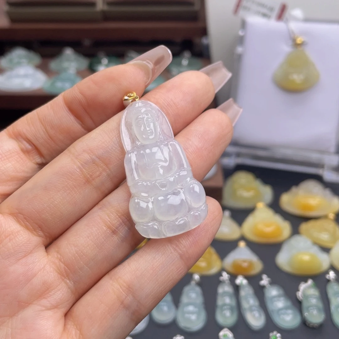 热****颈饰未镶嵌翡翠观音