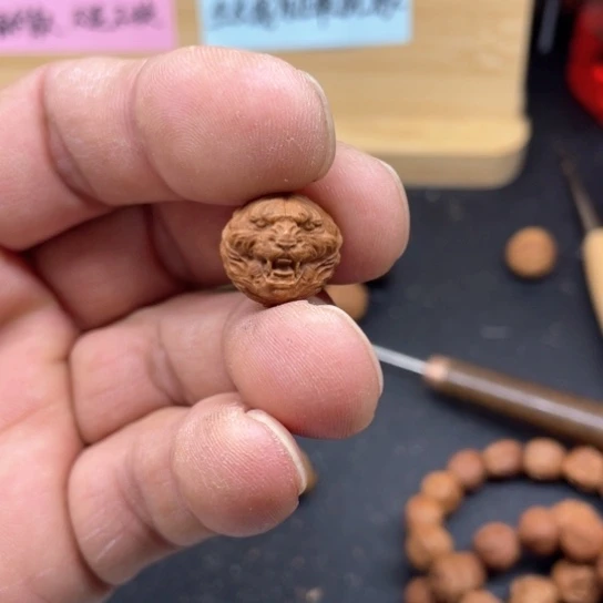 龙纹桃核老虎单粒