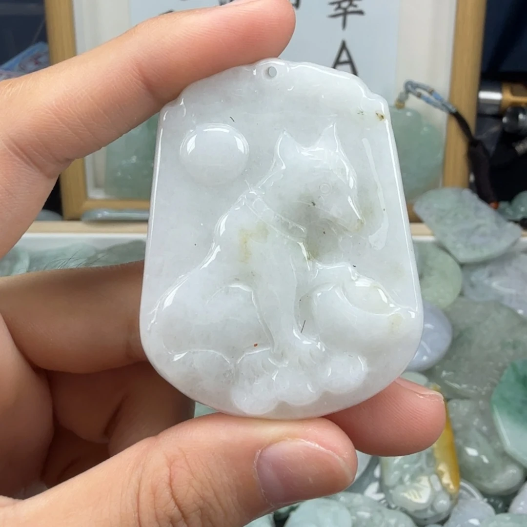 翡翠挂件未镶嵌翡翠