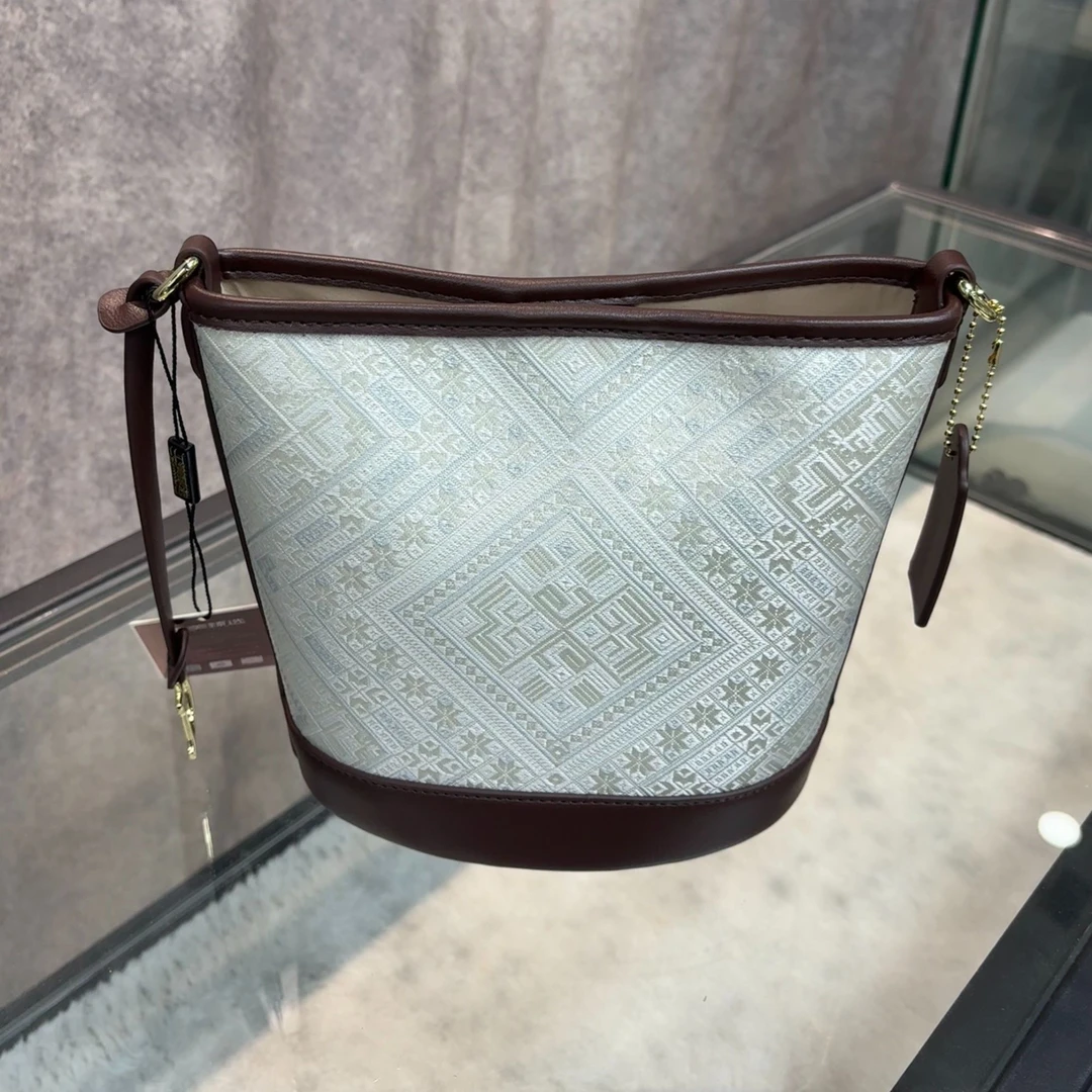 【工美素白几何水桶手提斜跨包】【广西非遗手工壮锦】轻奢