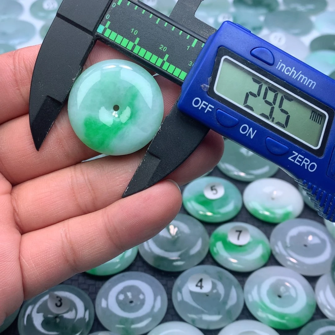 翡翠颈饰未镶嵌缅甸天然A货翡翠