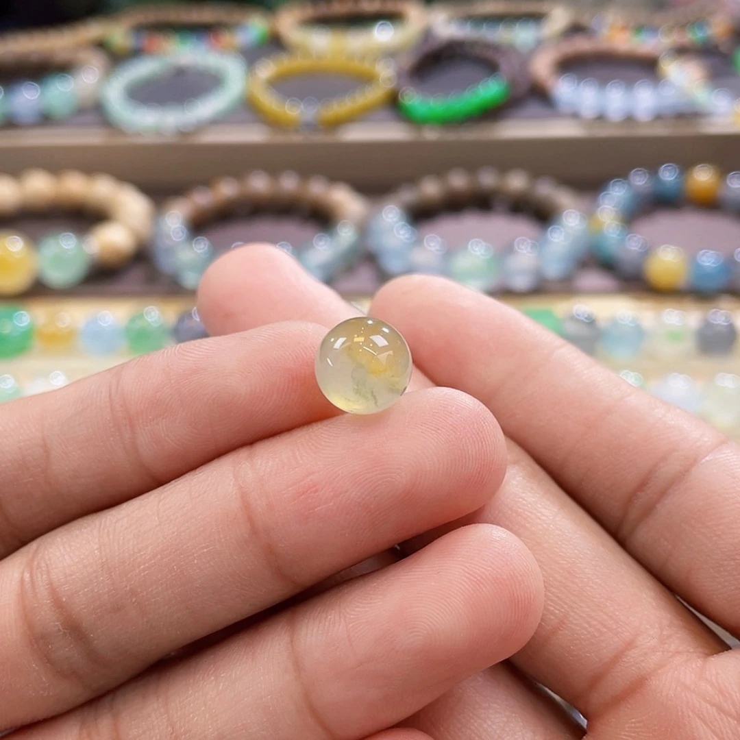 【闪购商品】翡翠未镶嵌颈饰黄加绿