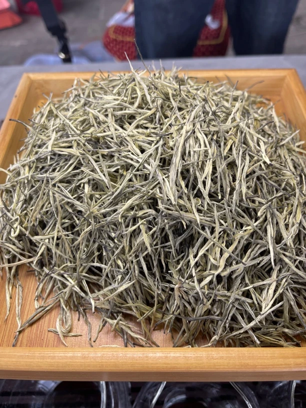 星火推荐.～云南腾冲2025年明前头春，白豪玉针绿茶，花香浓郁