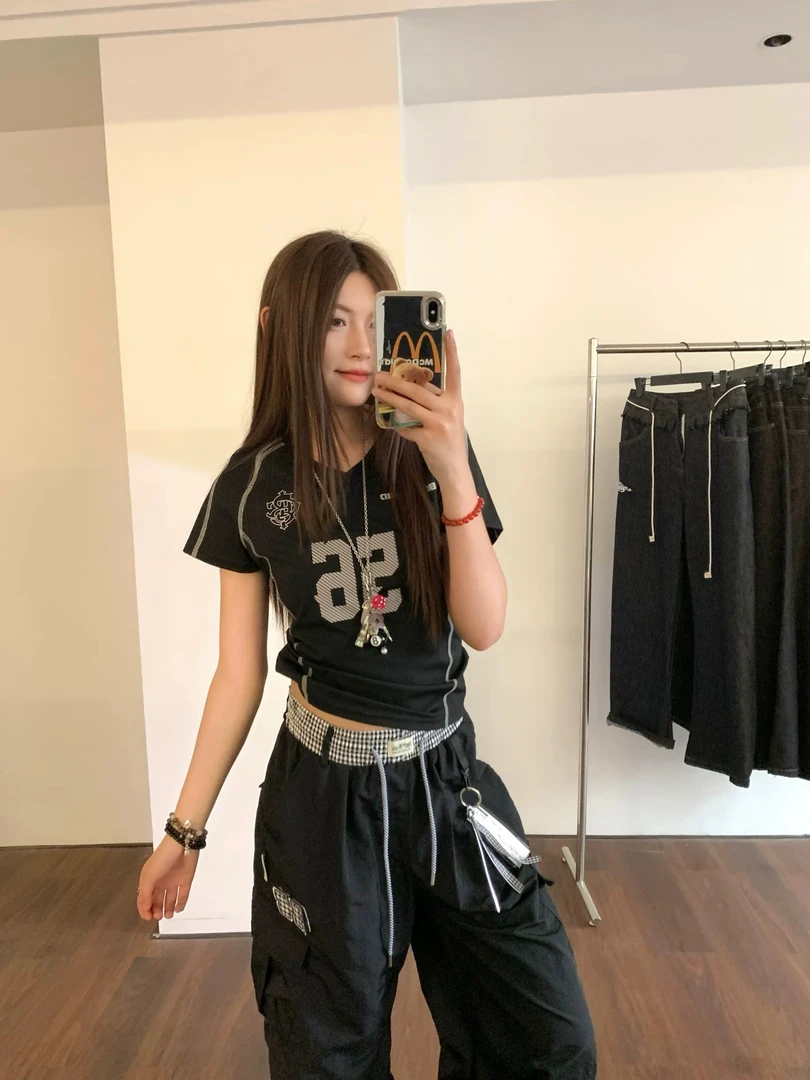 反季浮力！宠女粉！某保爆款销量000！包好看！球衣风短袖