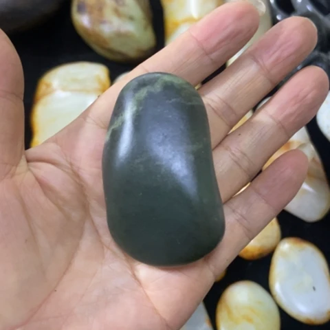 未镶嵌和田玉（糖玉）车挂