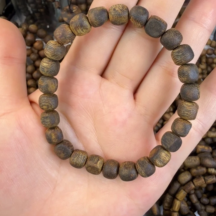 沉香沉香碎屑莺歌绿奇楠08圆方糖6克➕