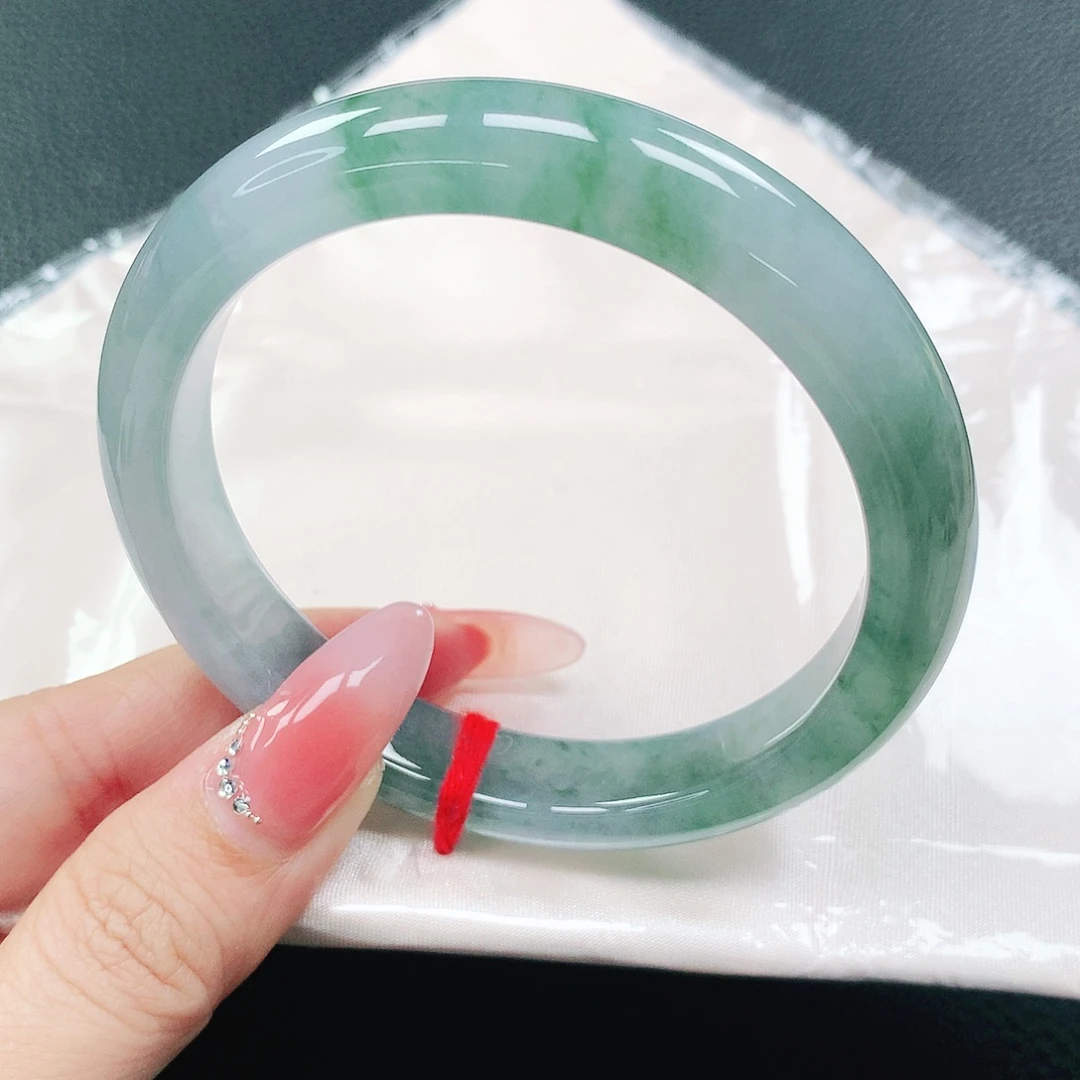 翡翠手镯未镶嵌58圈