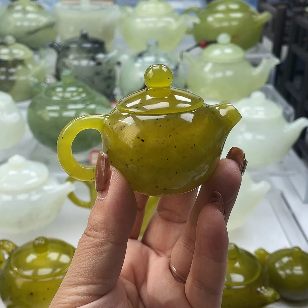 蛇纹石玉未镶嵌壶