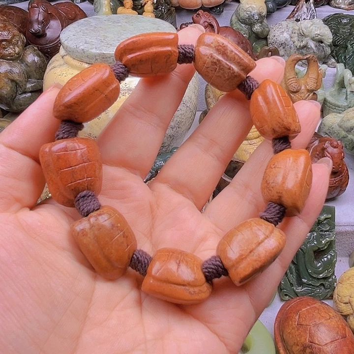 手串未镶嵌岫岩河磨玉（透闪石质玉）思**厚