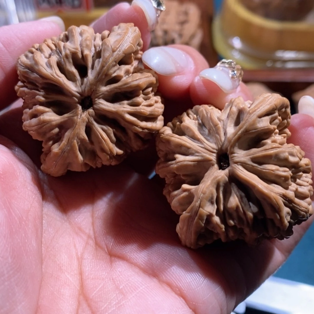 【闪购商品】文玩核桃吊坠陆*虎头王