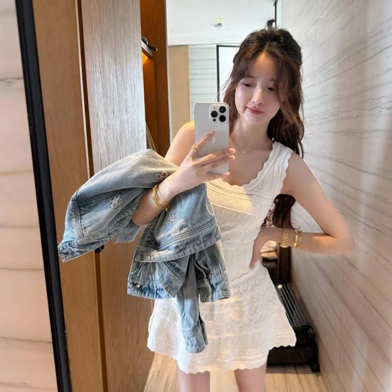 2025年春秋季新款纯色设计感连衣裙女时尚休闲小众洋气百搭裙子潮