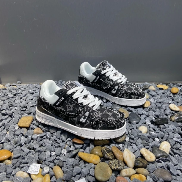 黑色毛时尚情侣低帮板鞋休闲鞋运动鞋情侣鞋标准运动鞋码数