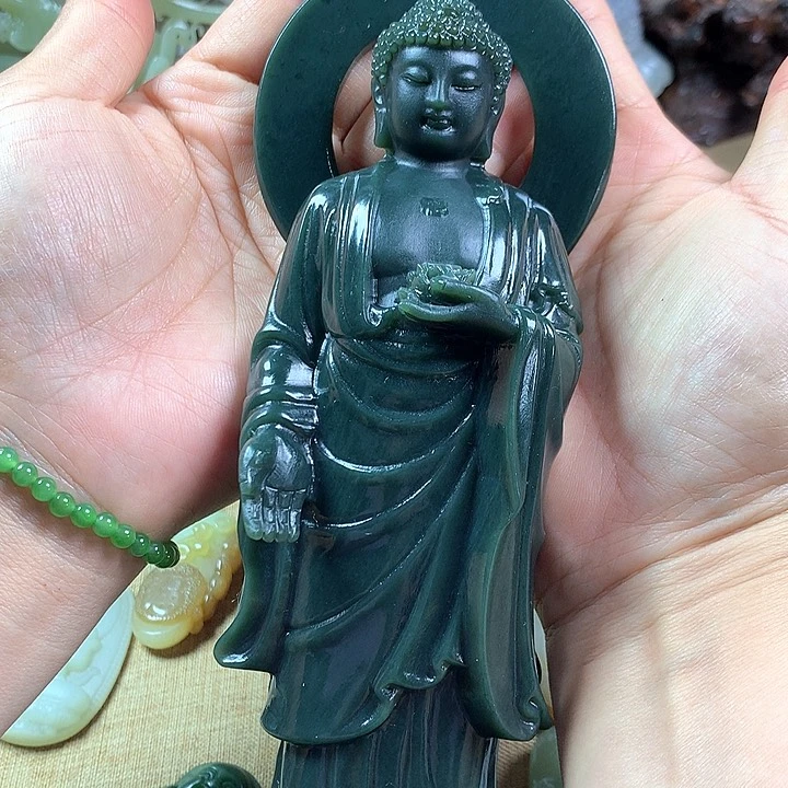 和田玉未镶嵌颈饰摆件