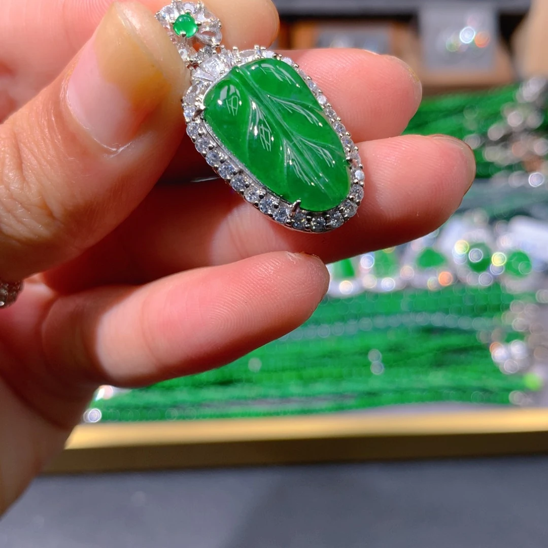 翡翠手链未镶嵌天然翡翠