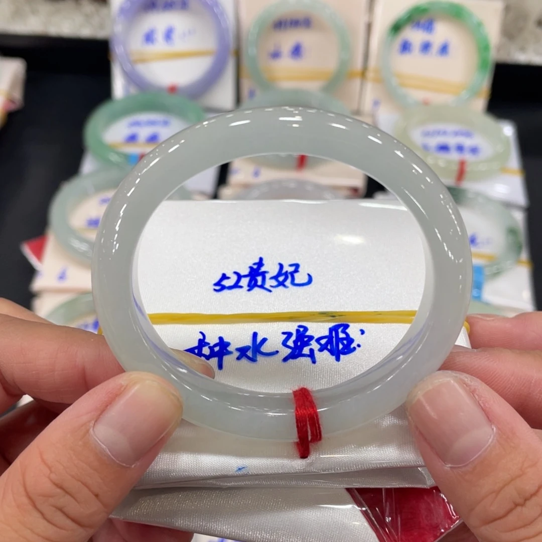 翡翠手镯未镶嵌缅甸翡翠天然翡翠