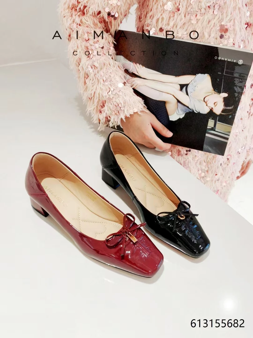 漫步佳人时尚小方跟