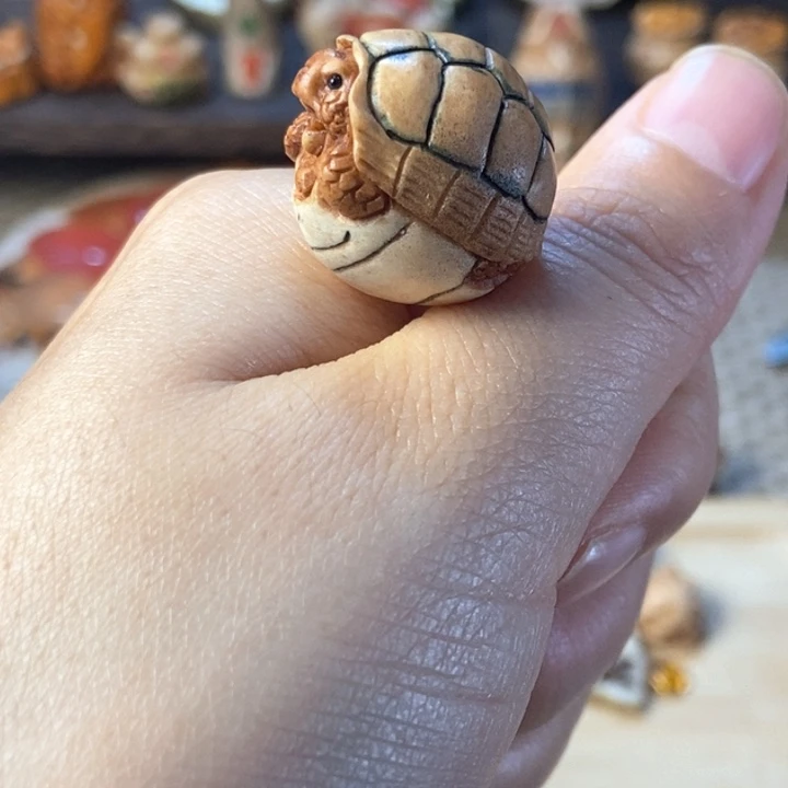 配饰鹿角雕刻小乌龟