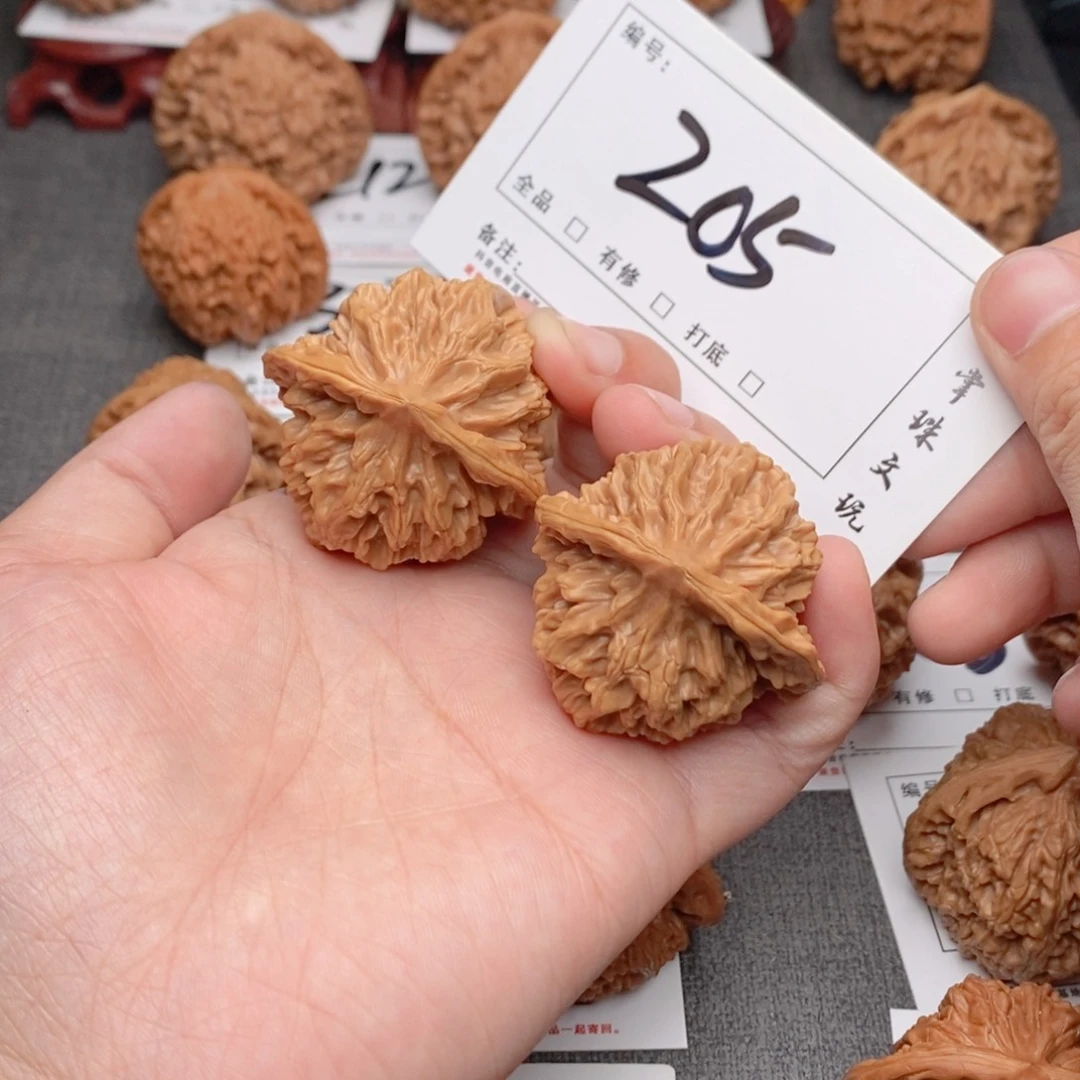 文玩核桃吊坠42帝王205