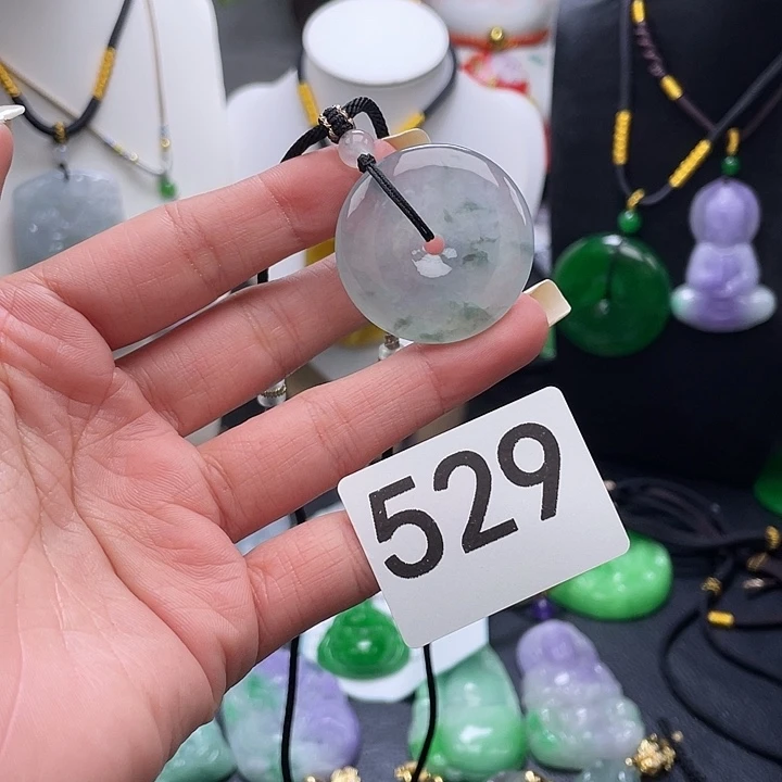 翡翠未镶嵌吊坠(赠链)