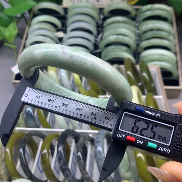 蛇纹石玉未镶嵌手镯7