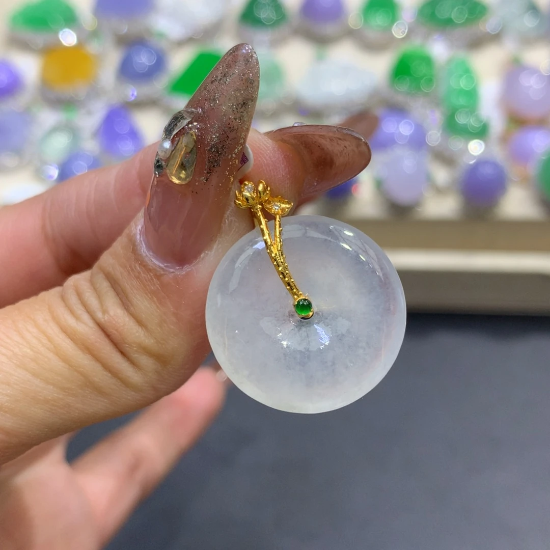 翡翠颈饰18K金镶嵌翡翠